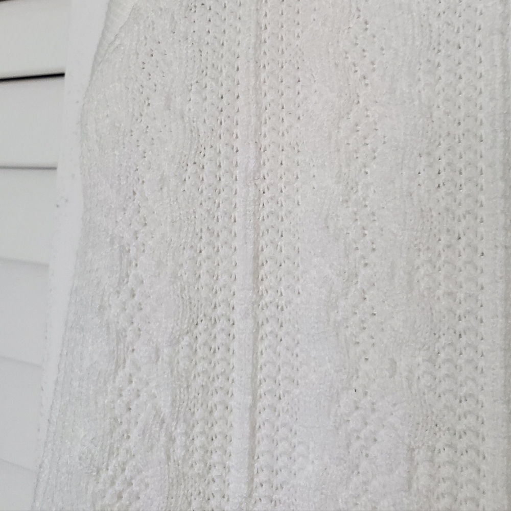 🍋 URBAN Romantics White Sleeveless Knit Sweater Top - Picture 3 of 3